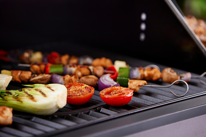 Gassgrill med 4 brennere og sidebrennere – Grillexpert